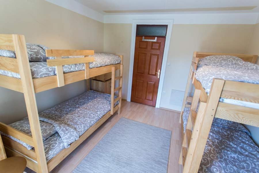 Hostel Day 'N' Night Ni Εξωτερικό φωτογραφία