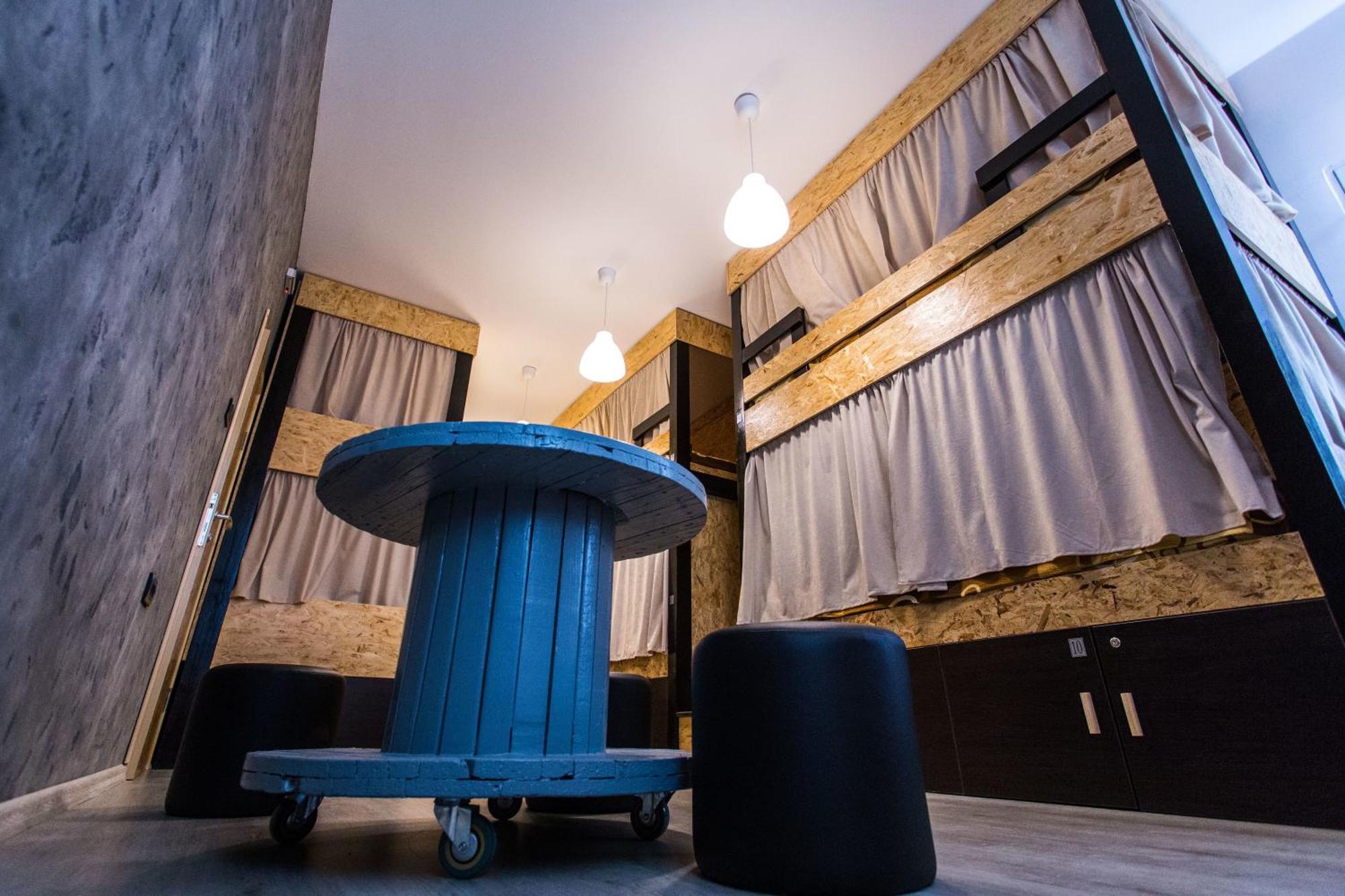 Hostel Day 'N' Night Ni Δωμάτιο φωτογραφία