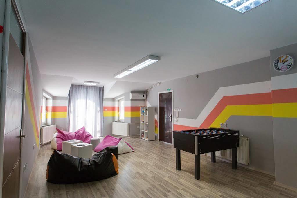 Hostel Day 'N' Night Ni Εξωτερικό φωτογραφία