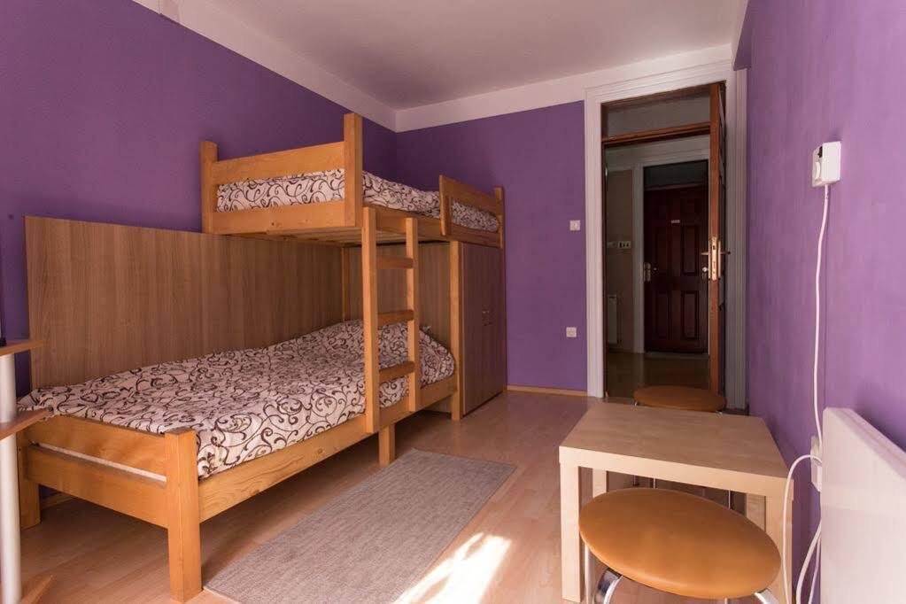 Hostel Day 'N' Night Ni Εξωτερικό φωτογραφία